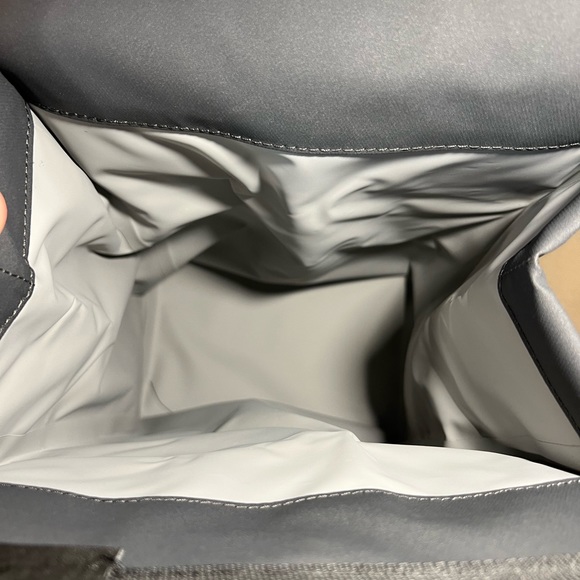 YETI lunch box - Picture 3 of 4